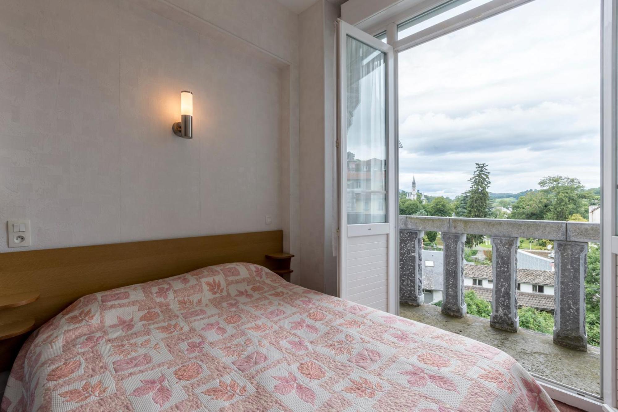 Hotel Montfort Лурд Екстериор снимка