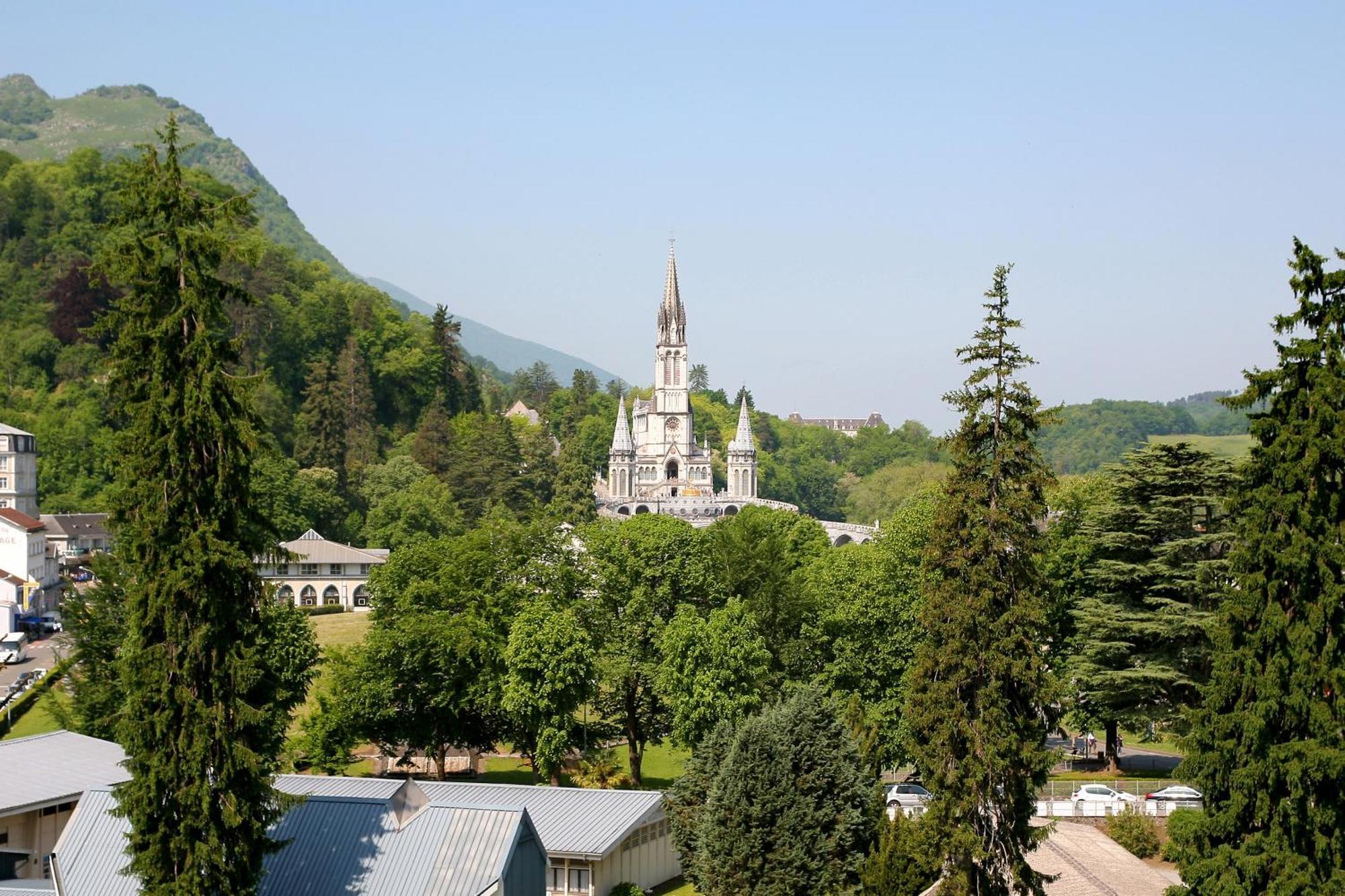 Hotel Montfort Лурд Екстериор снимка