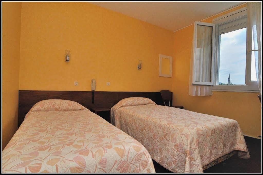 Hotel Montfort Лурд Екстериор снимка