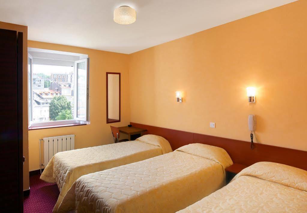Hotel Montfort Лурд Екстериор снимка
