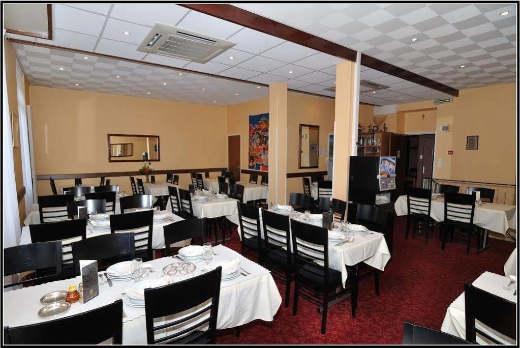 Hotel Montfort Лурд Екстериор снимка